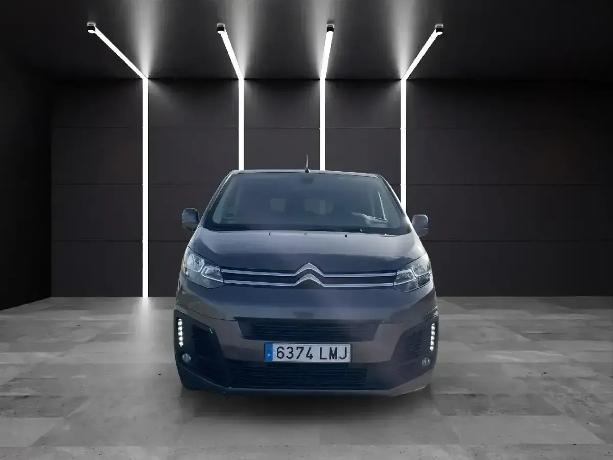 Käytetty Citroën Spacetourer Business Class 180 HP (132 kW) 2021 Harmaa Tila-auto