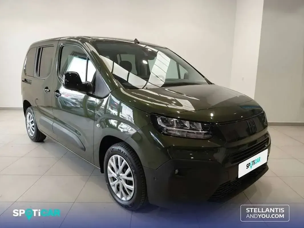 Używany Fiat Doblò 101 KM (74 kW) 2025 Zielony Minivan