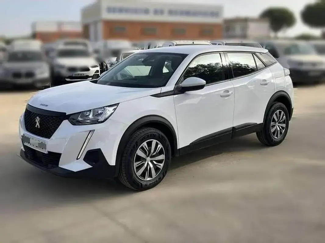 Usado Peugeot 2008 Active 110 CV (80 kW) 2021 Blanco SUV