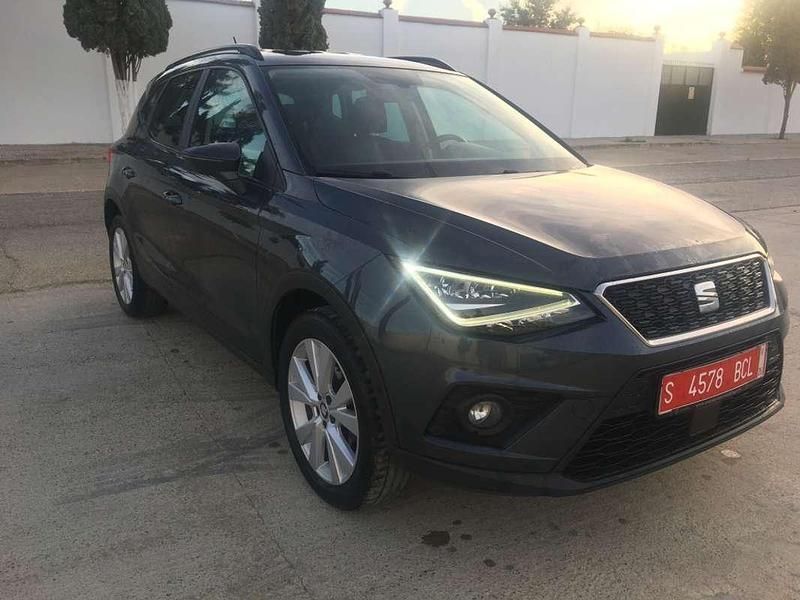 Usado Seat Arona Ecomotive 116 CV (85 kW) 2018 Gris SUV