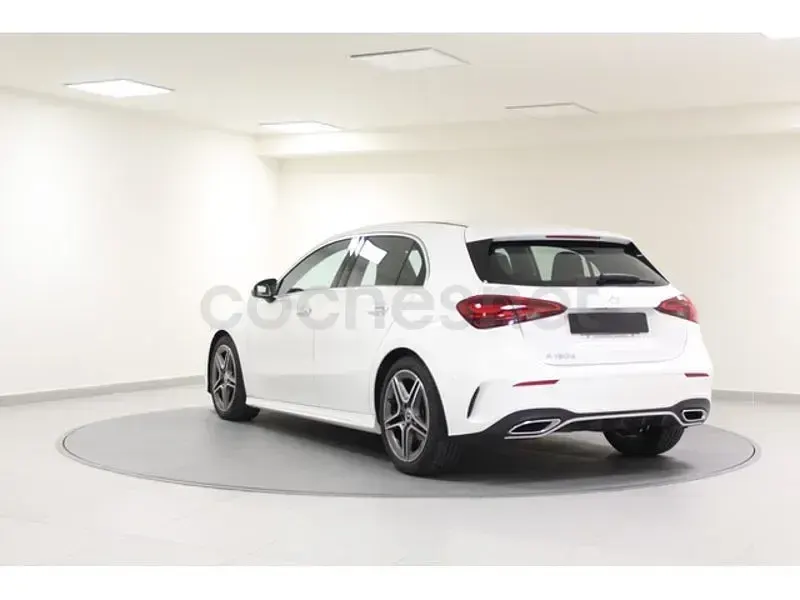 Usado Mercedes A180 116 CV (85 kW) 2023 Blanco Berlina