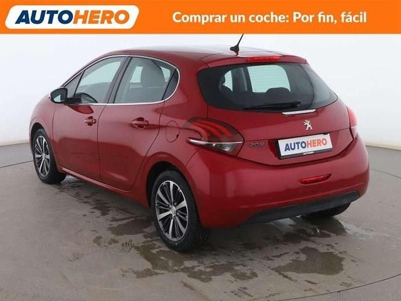 Usado Peugeot 208 Allure 99 CV (72 kW) 2017 Rojo Utilitario
