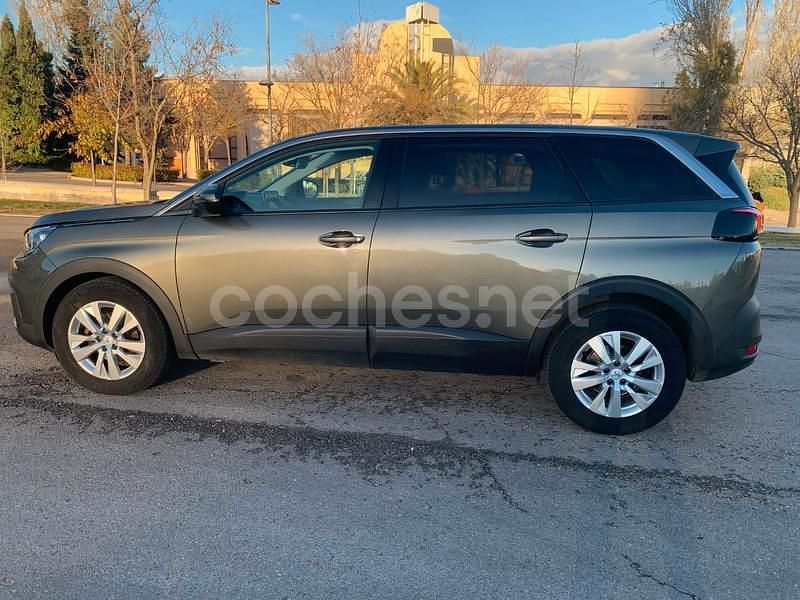 Gris / plata Usado 2020 Peugeot 5008 Active SUV | 15.990 € (Buen precio) - Imagen 1/4