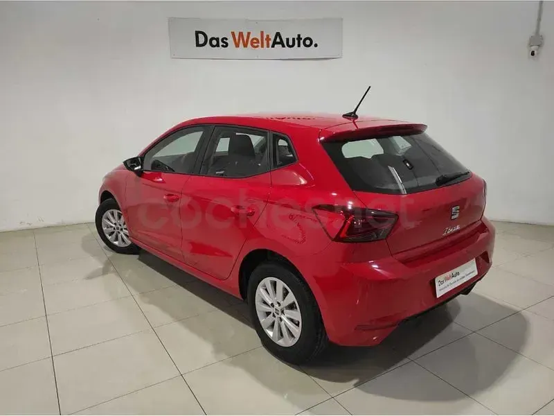 Usado Seat Ibiza Style 116 CV (85 kW) 2022 Rojo Utilitario
