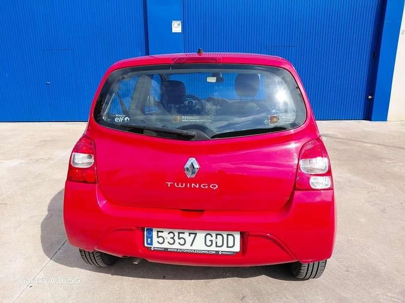 Usado Renault Twingo Dynamique 86 CV (63 kW) 2009 Rojo Utilitario