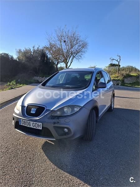 Usado Seat Altea 140 CV (102 kW) 2008 Gris / plata Monovolumen