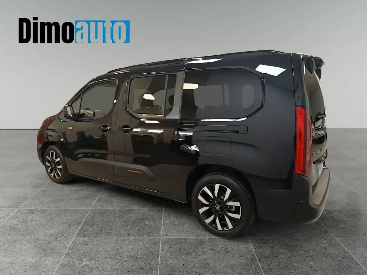 Usado Citroën Berlingo 100 kW (136 CV) 2025 Negro Monovolumen