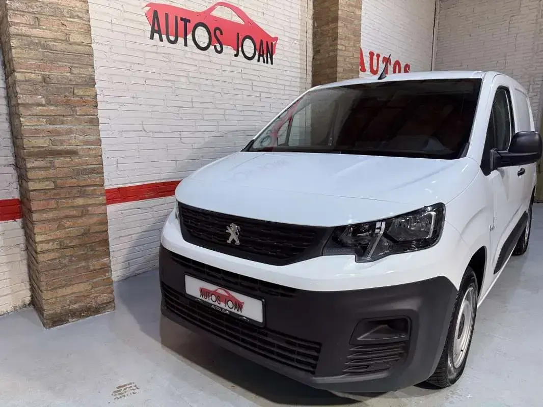 Usado Peugeot Partner S 102 CV (75 kW) 2021 Blanco Monovolumen