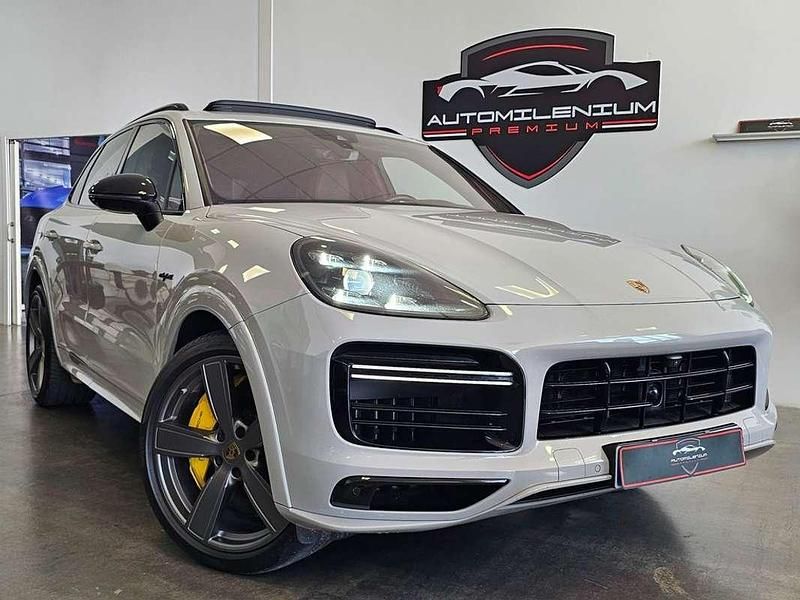 Gris Usado 2020 Porsche Cayenne Turbo S SUV | 98.999 € - Imagen 1/4