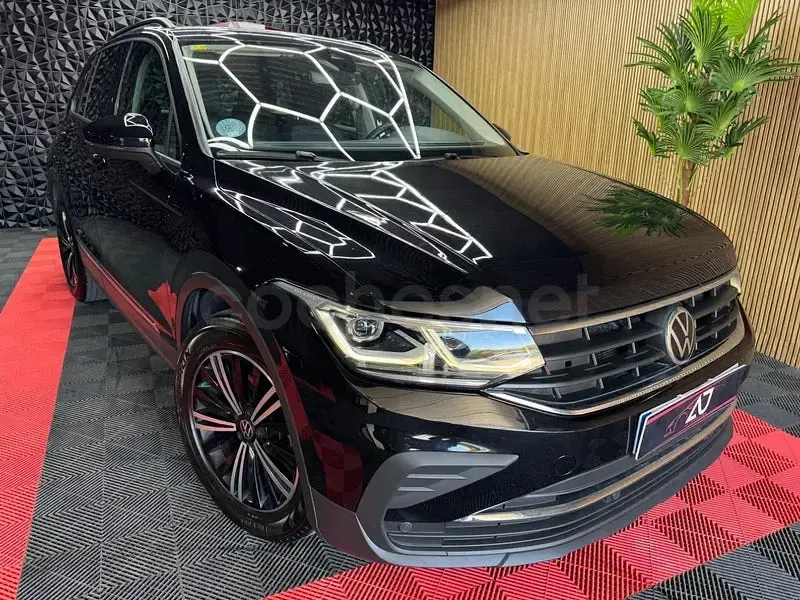 Usado VW Tiguan Life 150 CV (110 kW) 2021 Negro SUV