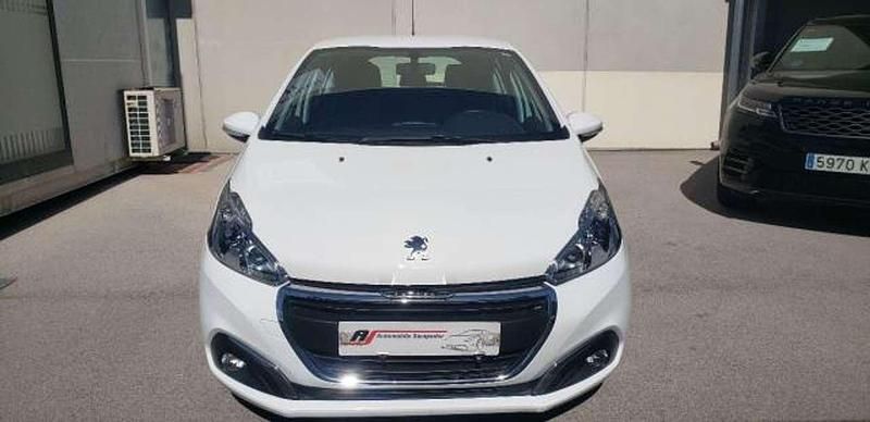 Blanco Usado 2019 Peugeot 208 Active Utilitario | 9800 € (Precio justo) - Imagen 1/4