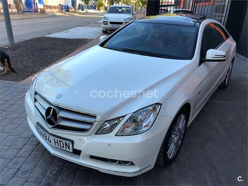 Usado Mercedes E220 Elegance 170 CV (125 kW) 2011 Blanco Coupe