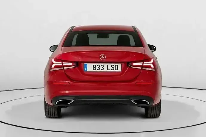 Usado Mercedes A180 116 CV (85 kW) 2021 Rojo Berlina