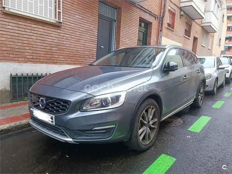 Usado Volvo V60 CC 190 CV (139 kW) 2016 Gris / plata Familiar