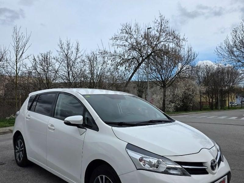 Usado Toyota Verso Advance 112 CV (82 kW) 2014 Blanco Monovolumen