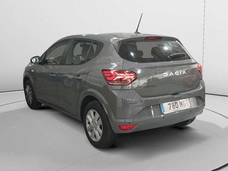 Usado Dacia Sandero Expression 91 CV (66 kW) 2023 Gris Utilitario