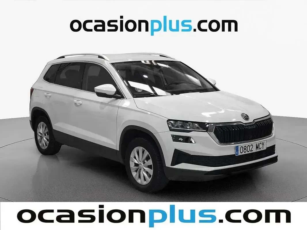 Usado Skoda Karoq Ambition 150 CV (110 kW) 2022 Blanco SUV