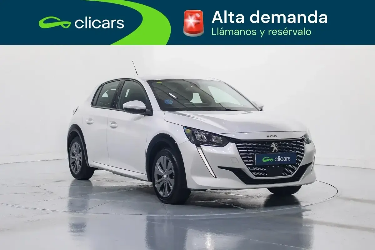 Usado Peugeot e-208 Allure 100 kW (136 CV) 2020 Blanco Utilitario