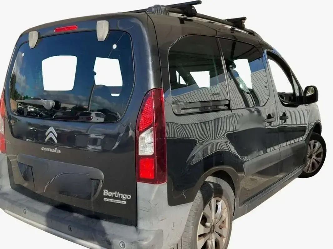 Usado Citroën Berlingo 99 CV (72 kW) 2017 Negro Monovolumen