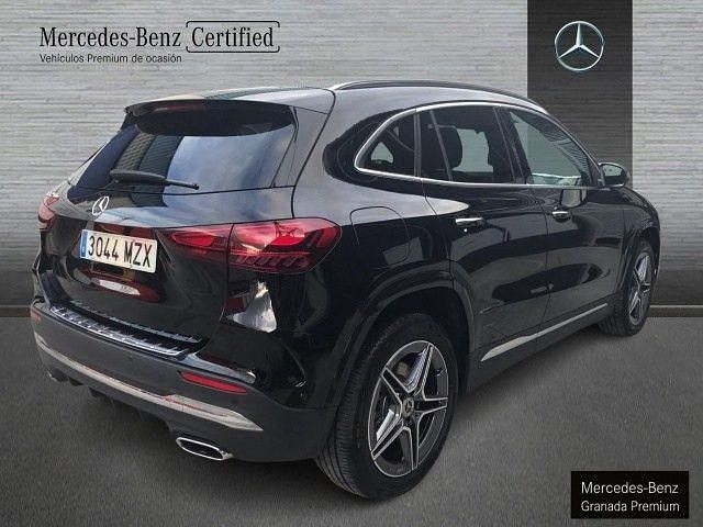Usado Mercedes GLA250 AMG line 218 CV (160 kW) 2025 Negro noche SUV