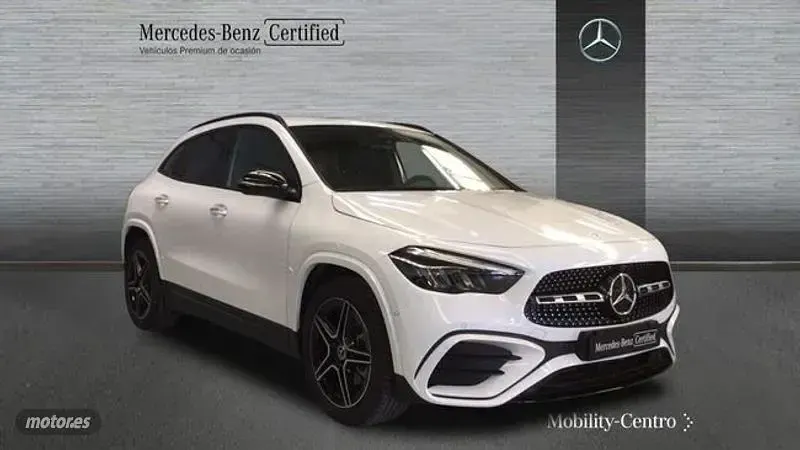 Usado Mercedes GLA200 AMG line 150 CV (110 kW) 2024 Blanco SUV