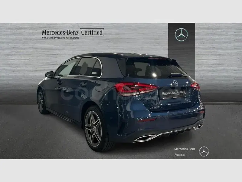 Usado Mercedes A250 218 CV (160 kW) 2023 Azul Berlina