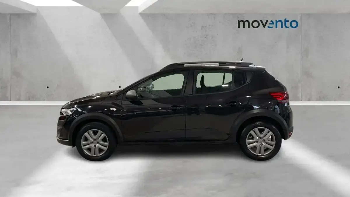 Usado Dacia Sandero Essentiel 101 CV (74 kW) 2023 Negro Berlina