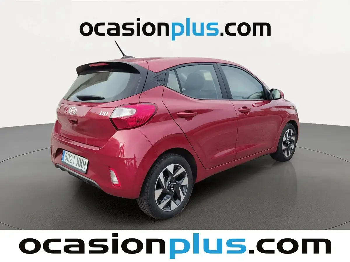 Usado Hyundai i10 67 CV (49 kW) 2023 Rojo Utilitario