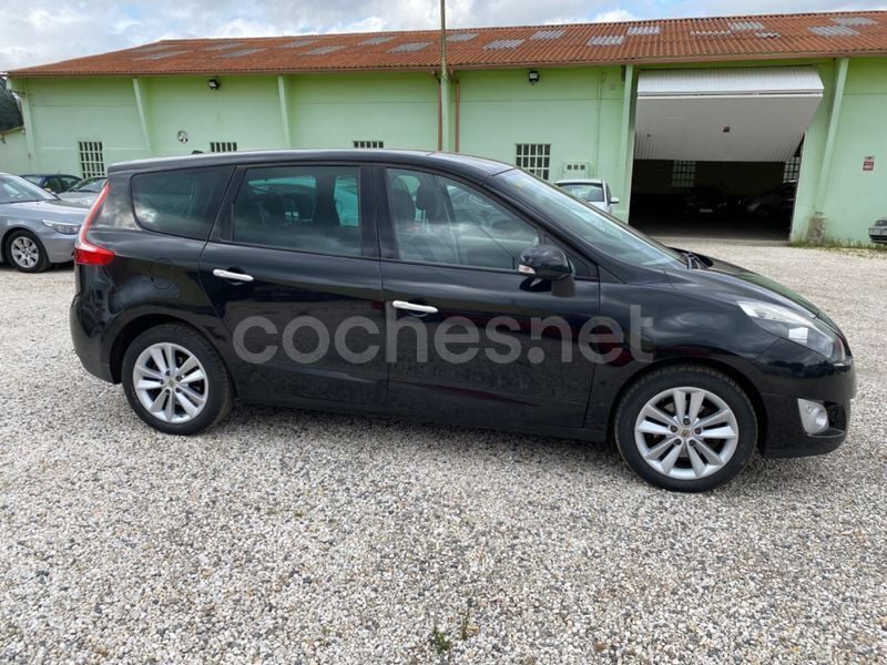 Usado Renault Grand Scénic III 110 CV (80 kW) 2011 Negro Monovolumen