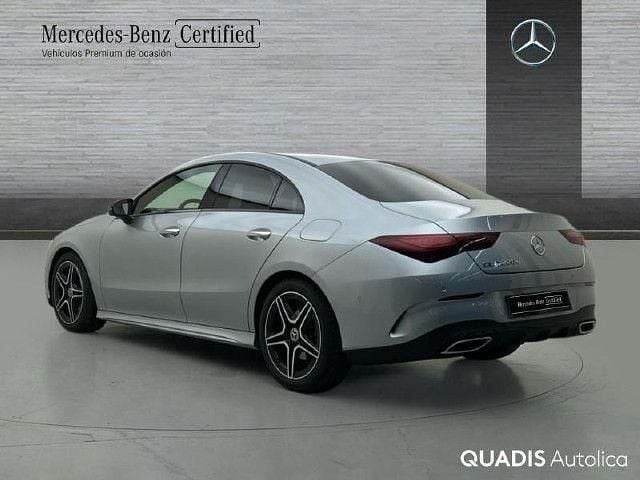 Usado Mercedes CLA220 190 CV (139 kW) 2025 Plata hightech Berlina