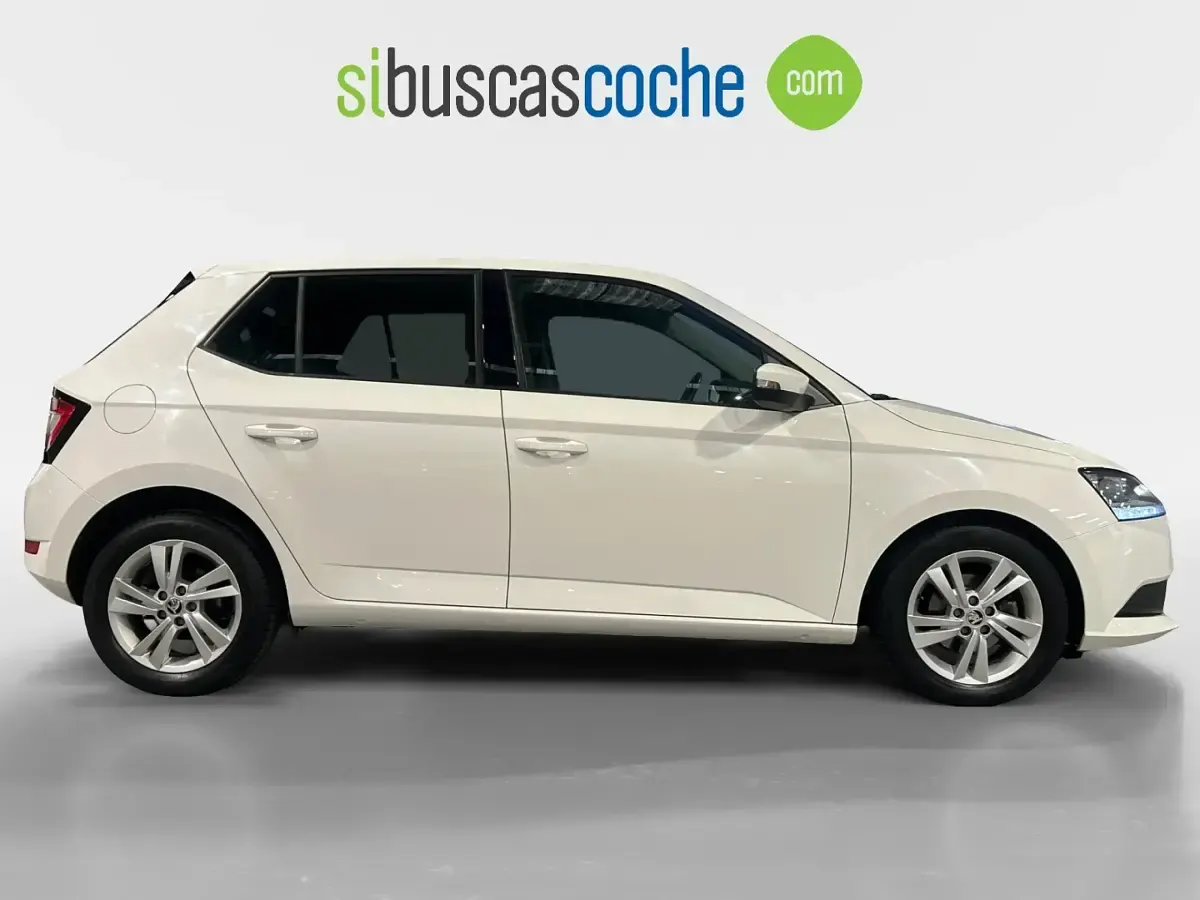 Usado Skoda Fabia Ambition 95 CV (69 kW) 2021 Blanco Utilitario