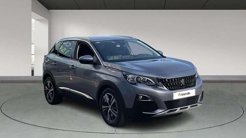 Usado Peugeot 3008 Allure 120 CV (88 kW) 2018 Gris SUV