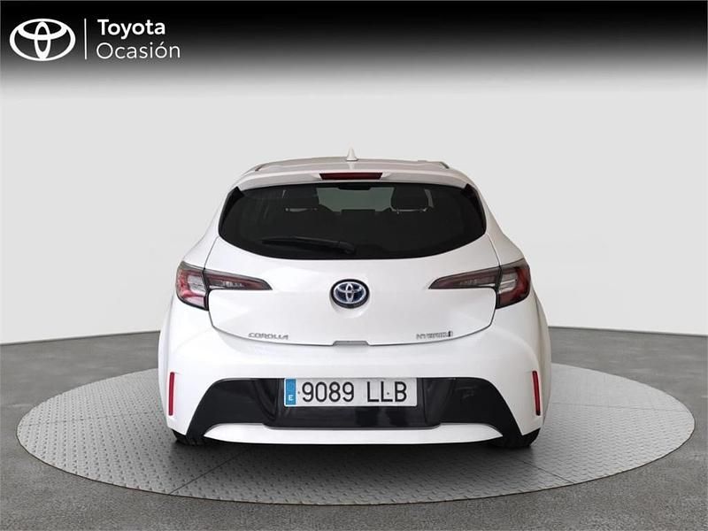 Usado Toyota Corolla Active 122 CV (89 kW) 2020 Blanco Monovolumen
