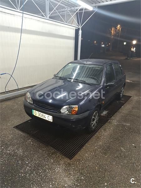 Usado Ford Fiesta Ambiente 60 CV (44 kW) 2000 Azul Utilitario