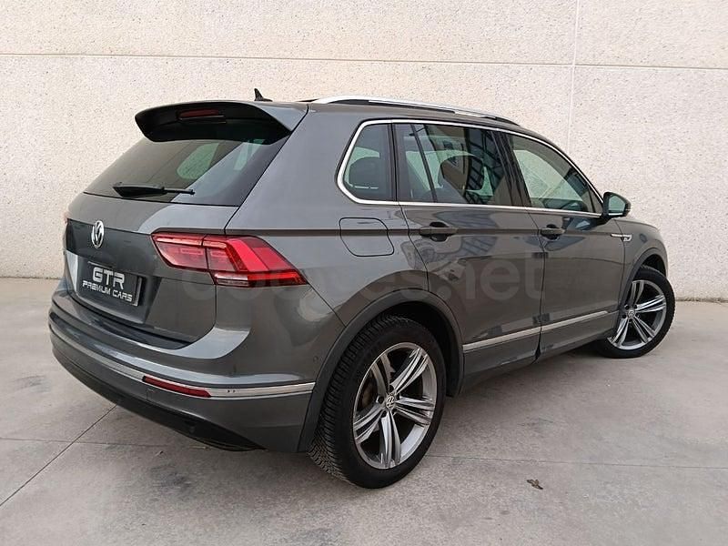Usado VW Tiguan R-line 150 CV (110 kW) 2020 Gris / plata SUV