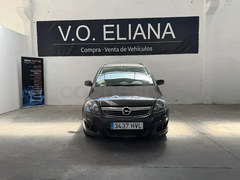 Usado Opel Zafira Family 125 CV (91 kW) 2014 Gris / plata Monovolumen