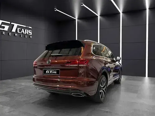 Usado VW Touareg R-line 231 CV (169 kW) 2021 Granate SUV