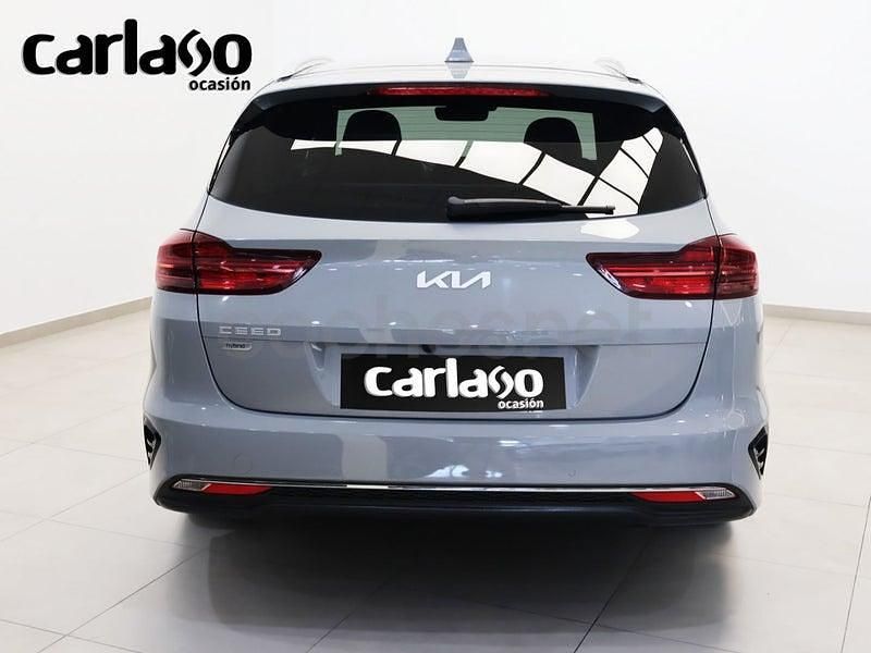 Usado Kia Ceed Style 100 CV (73 kW) 2025 Gris / plata Utilitario