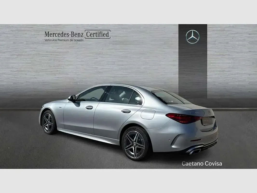 Usado Mercedes E300 313 CV (230 kW) 2025 Plateado Berlina