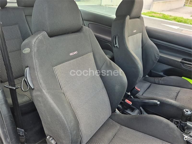 Usado VW Golf IV GTI 125 CV (91 kW) 2000 Negro Berlina