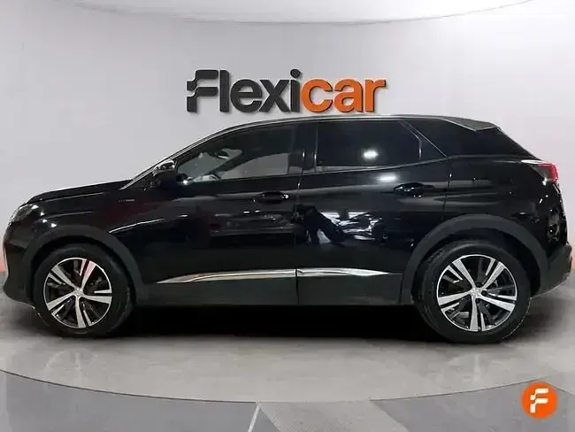 Usado Peugeot 3008 Allure 136 CV (100 kW) 2023 Negro SUV
