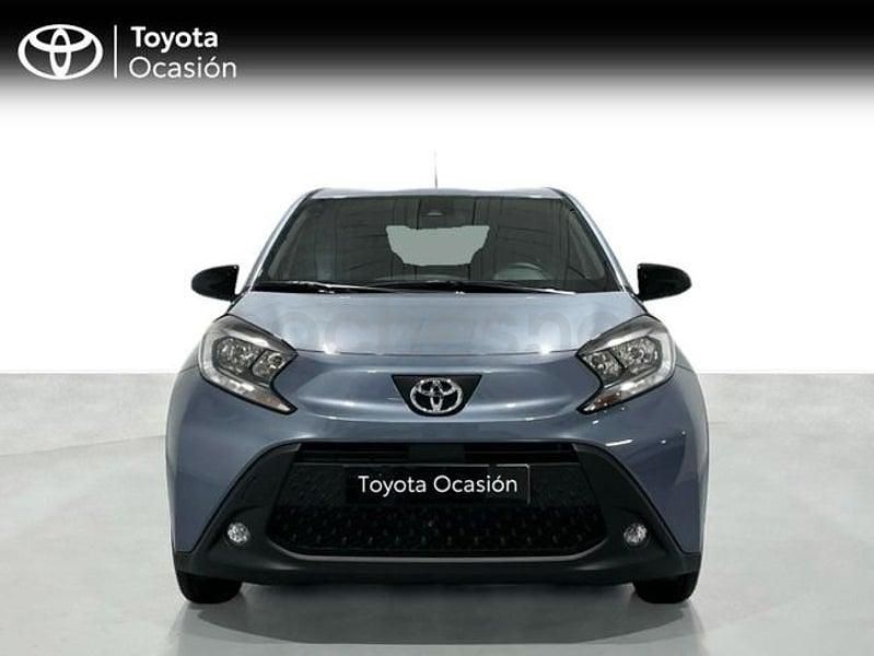 Usado Toyota Aygo X Play 72 CV (52 kW) 2025 Gris / plata SUV