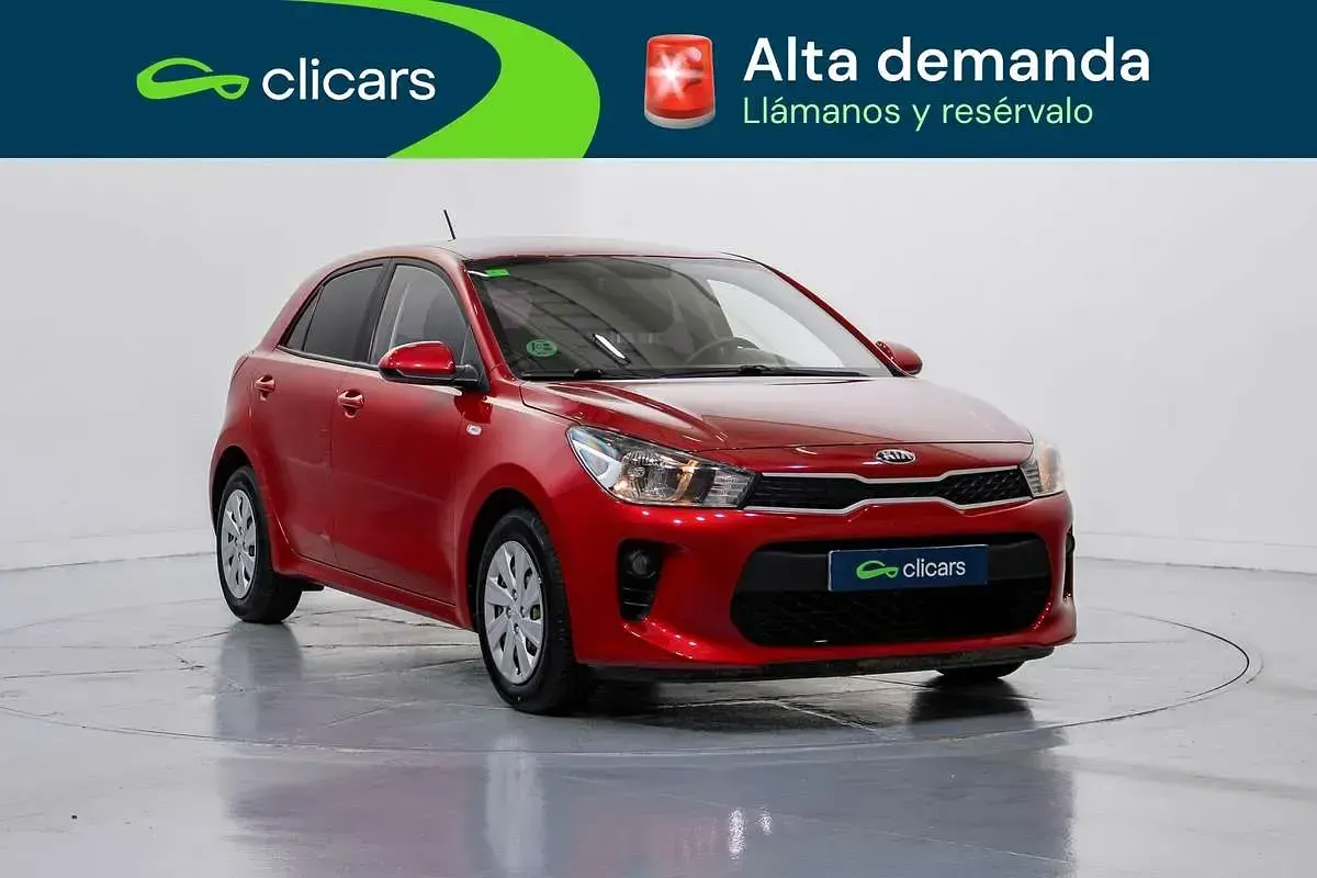 Usado Kia Rio 84 CV (61 kW) 2020 Rojo Utilitario
