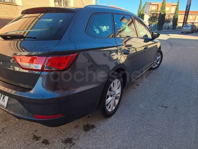 Usado Seat Leon Style 115 CV (84 kW) 2019 Gris / plata Familiar