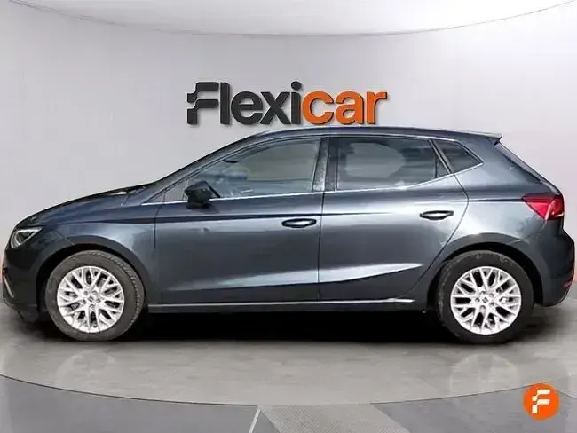 Usado Seat Ibiza 115 CV (84 kW) 2024 Gris Utilitario