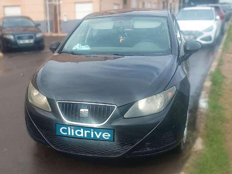 Usado Seat Ibiza Reference 80 CV (58 kW) 2010 Negro Utilitario