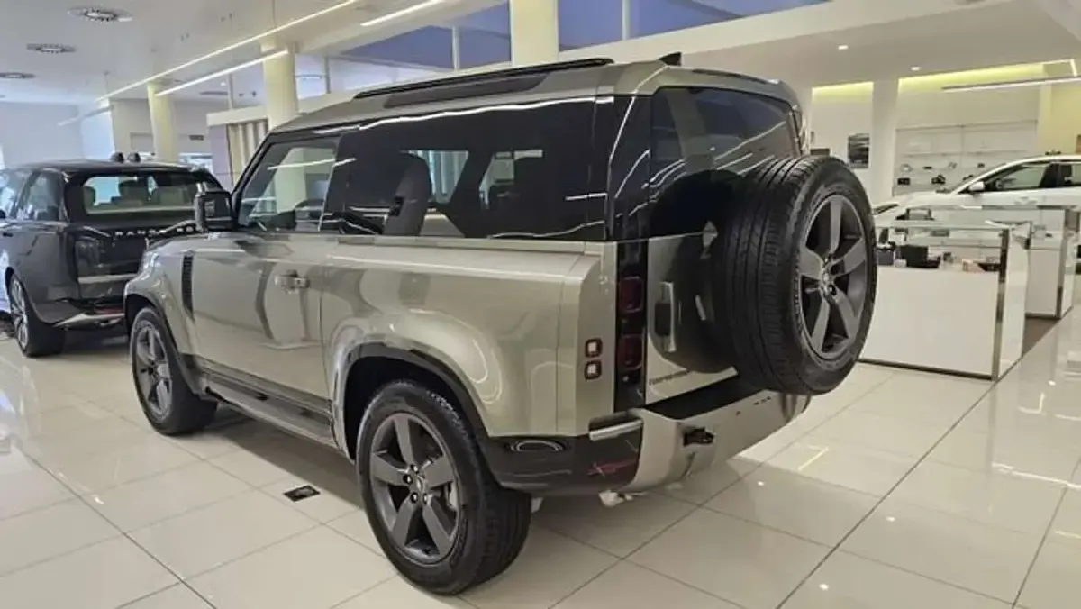 Nuevo Land Rover Defender SE Dynamic 250 CV (183 kW) 2025 Verde SUV