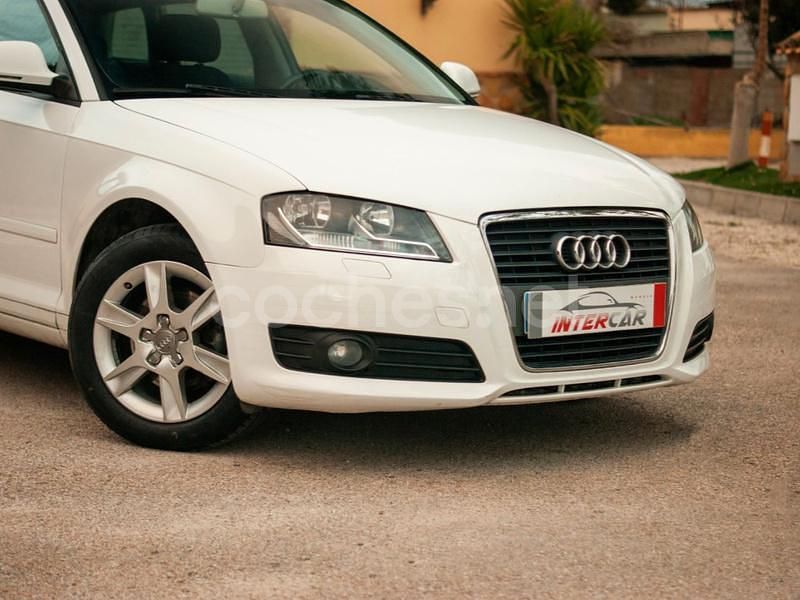 Usado Audi A3 Ambition 125 CV (91 kW) 2009 Blanco Berlina