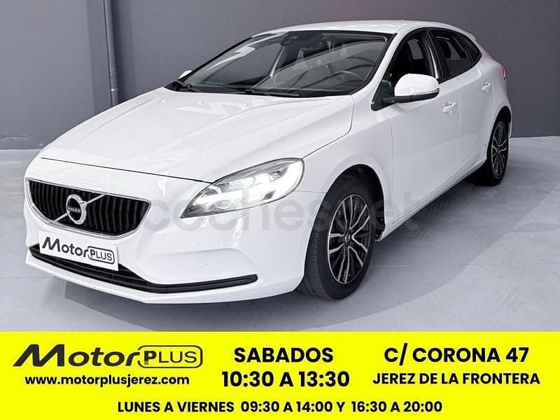 Usado Volvo V40 Kinetic 120 CV (88 kW) 2019 Blanco Berlina