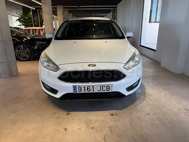 Usado Ford Focus Titanium 125 CV (91 kW) 2015 Blanco Berlina